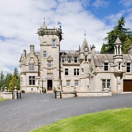 Kinnettles Castle Forfar Room photo