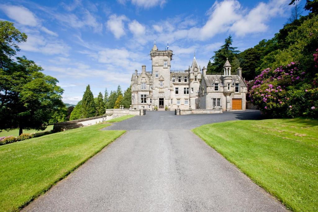 Kinnettles Castle Forfar Room photo