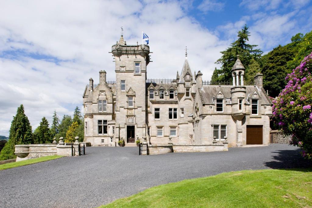 Kinnettles Castle Forfar Room photo